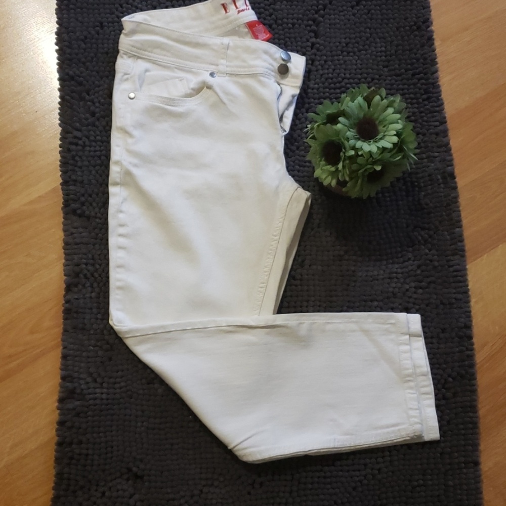 ELLE Ankle Jeans